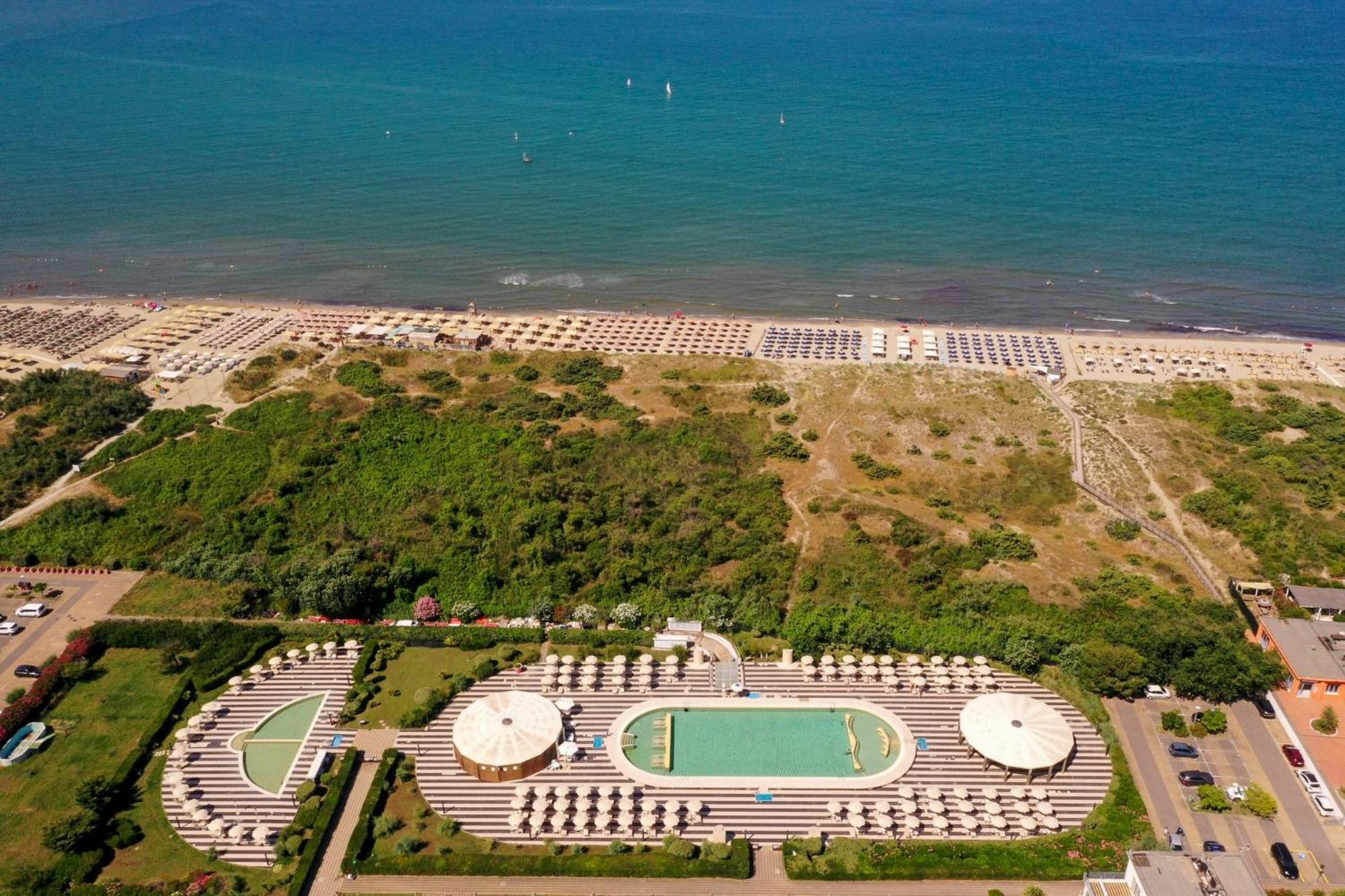 Solidago Residence Tirrenia Exterior foto