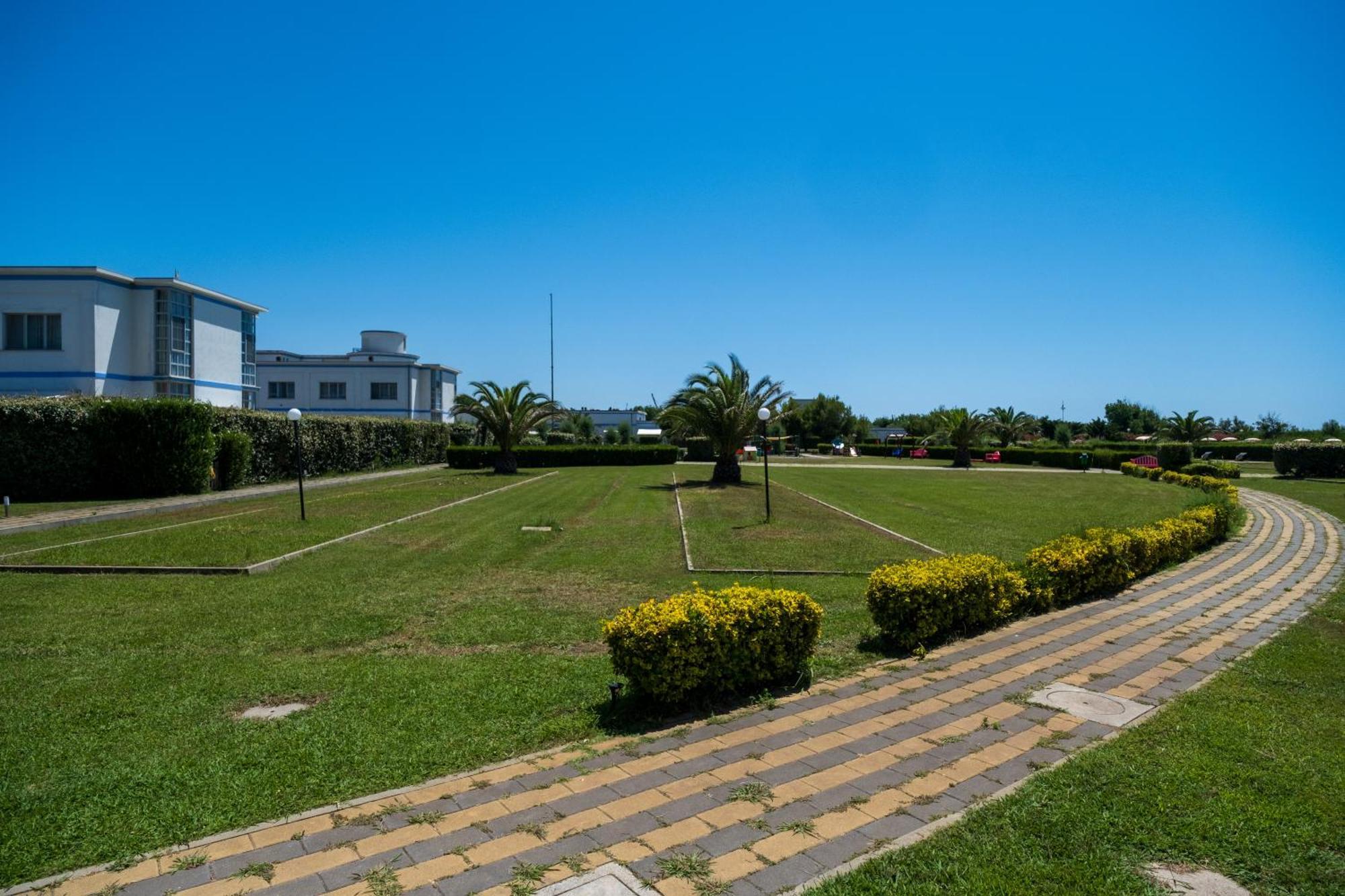 Solidago Residence Tirrenia Exterior foto