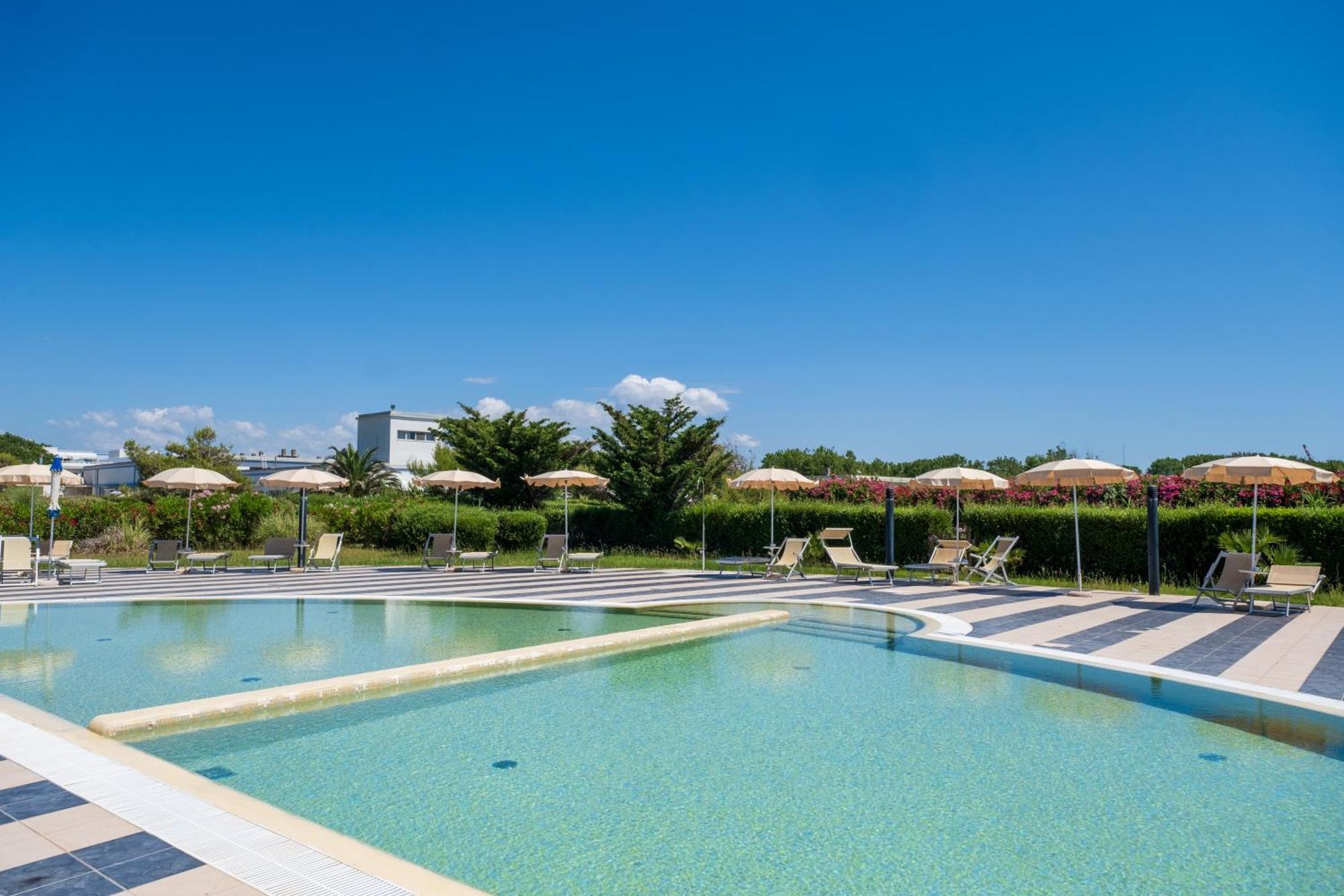 Solidago Residence Tirrenia Exterior foto